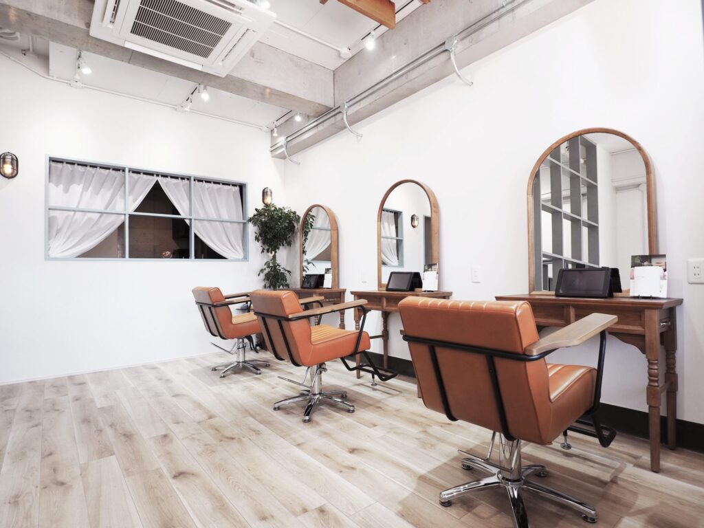 美容室のレイアウト｜開放感のある空間設計