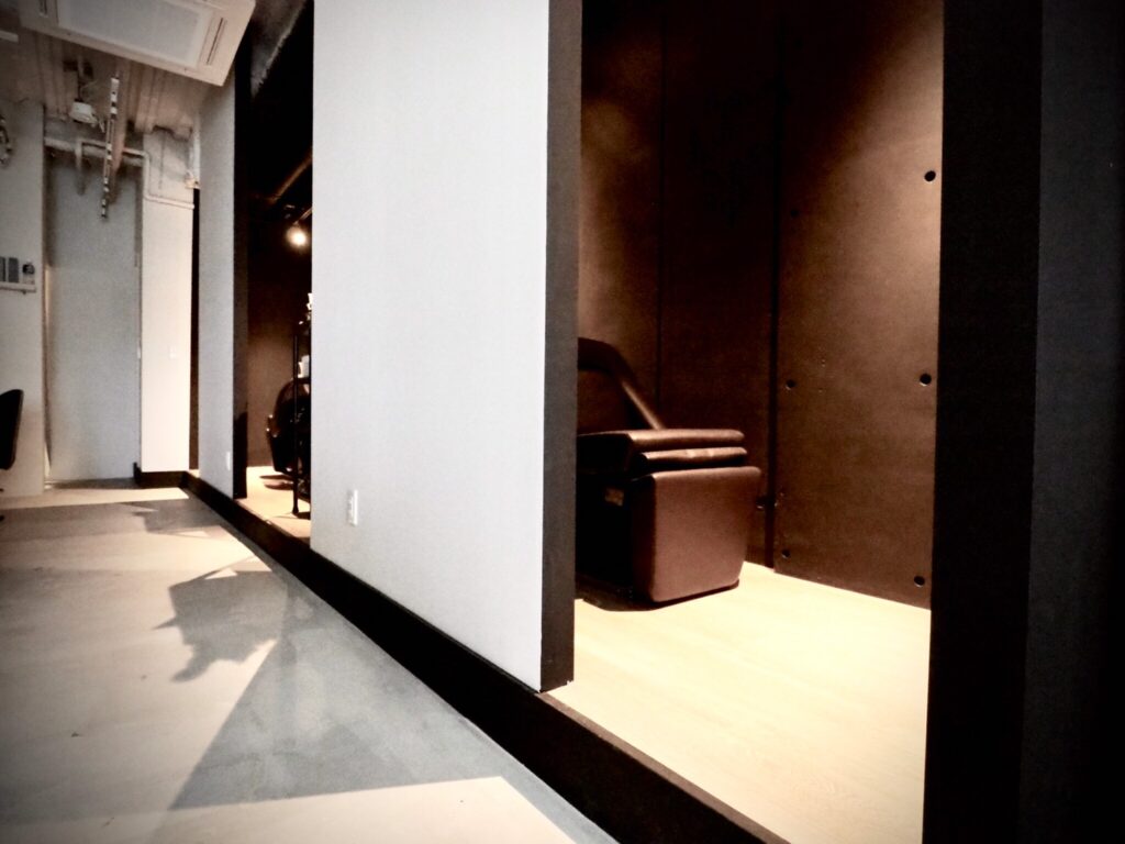 美容室の内装デザイン｜リラックスできるシャンプースペース