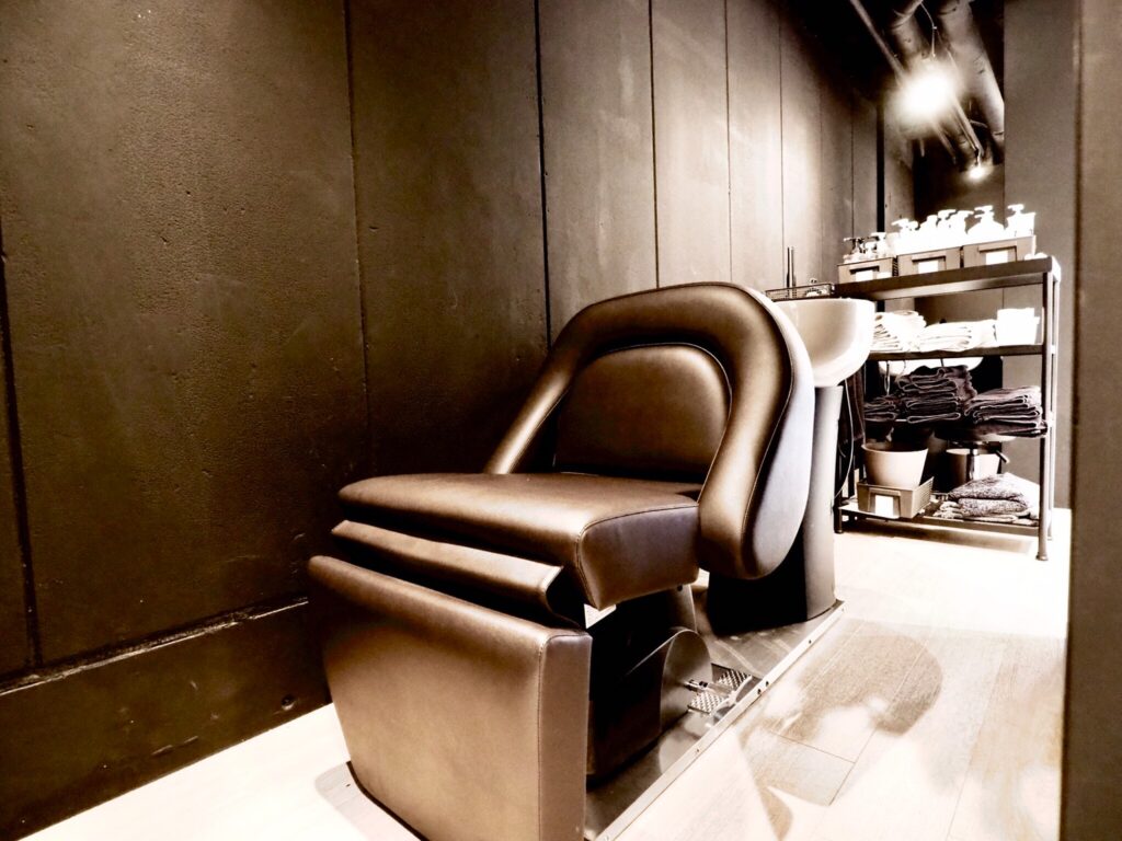 美容室の内装デザイン｜リラックスできるシャンプーチェア